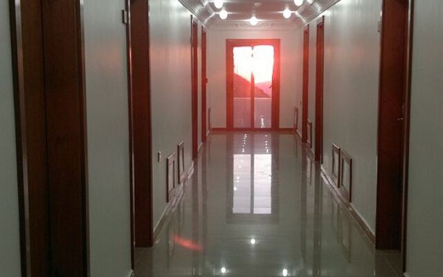 Alanbat Hotel