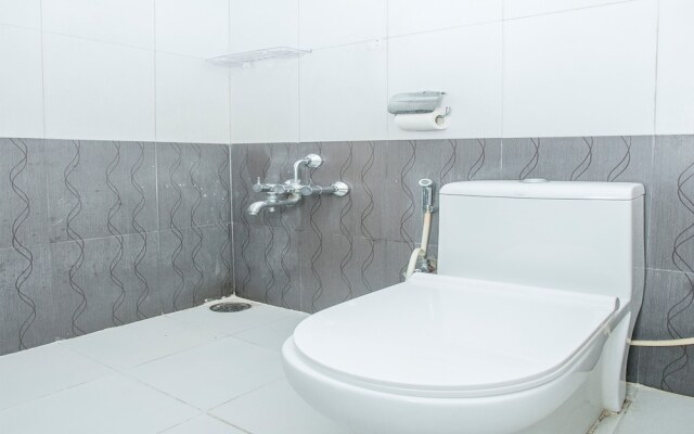 OYO 14204 Regal Residency