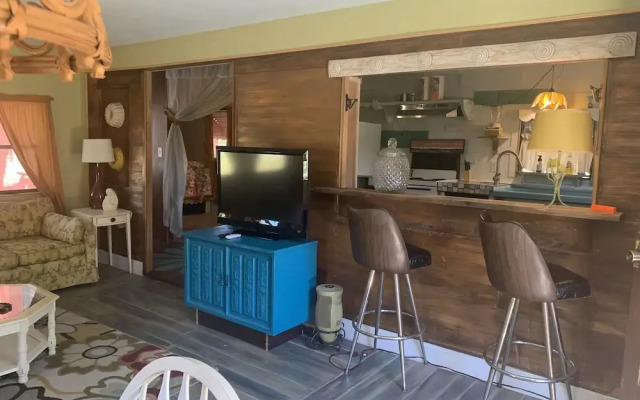 Nature Coast Inn and Cottages