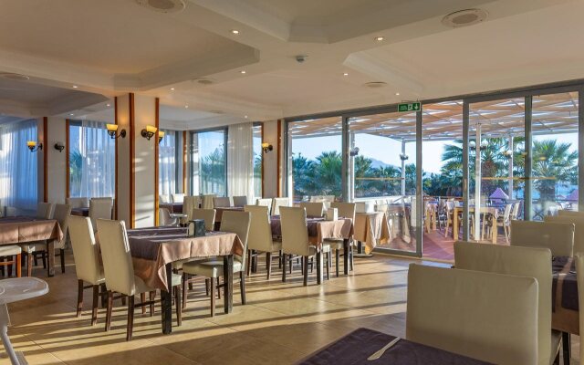 Sentinus Beach Hotel