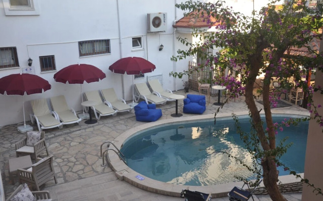 Dalyando Hotel