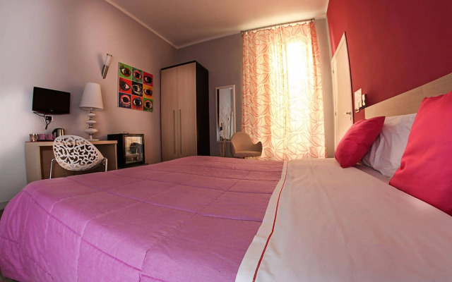 H Rooms Boutique Hotel