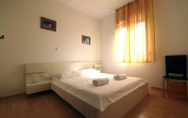 Eddie - great location & comfor - A3(4+1)