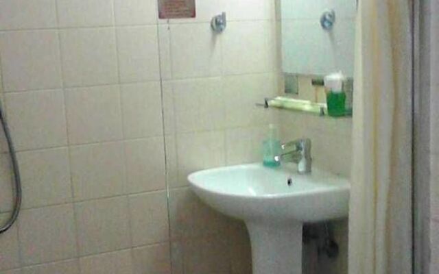 Guantong Modern Hotel