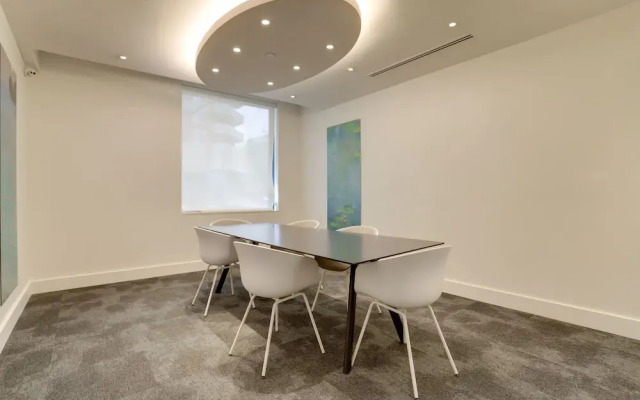 Fascinating Apt in Ballston With Gym