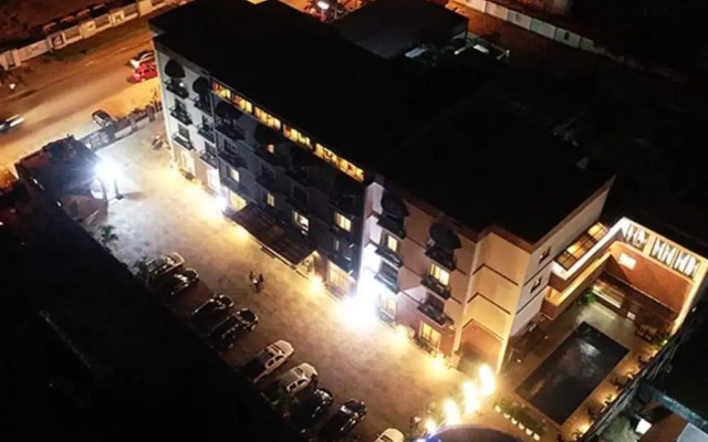 Oak Havens  Hotel