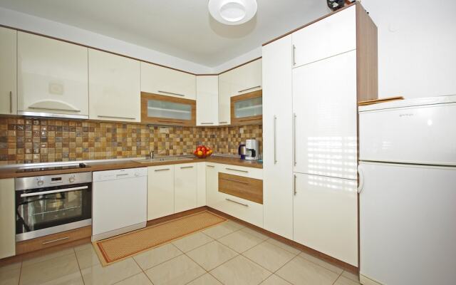 Apartment Ana Put Makra