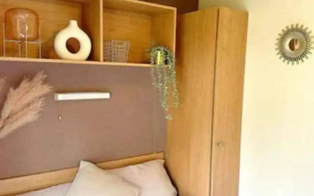 Harwich - Caravan - Sleeps 10 - Garden - Pool