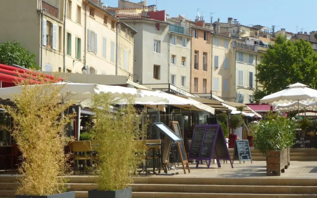 Premium Villa With Garden and Pool, Lambesc