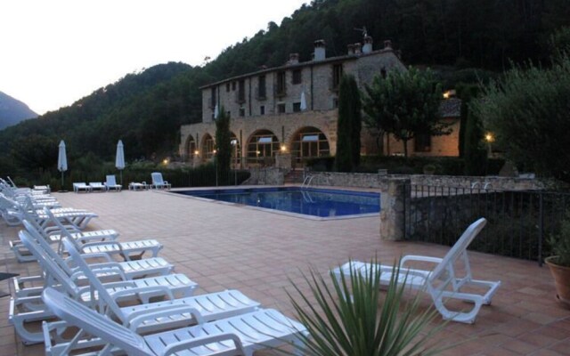 Modern Furnished Apartment Situated on the Ground Floor