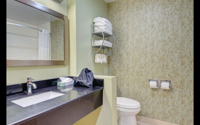 Baymont Inn & Suites Kingston Plymouth Bay