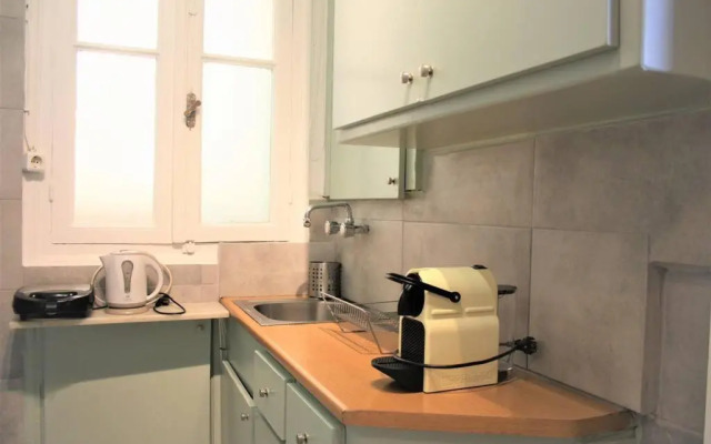 Beautiful apartment next to Acropolis