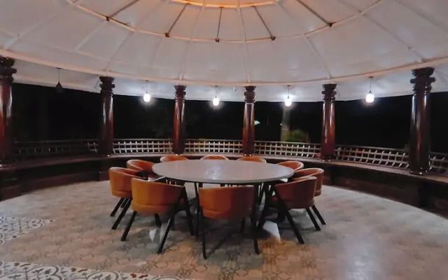 Vintage Trails By Ilara