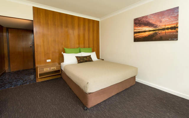Renmark Resort – Guest Rooms – Old Calperum