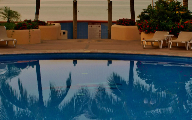 Star Bay Suites Resort