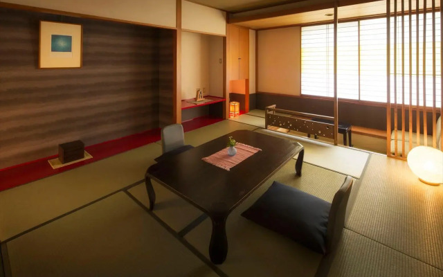 Hotel Lucent Takamiya