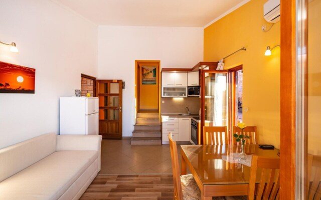 Nice Apartment in Modric With 1 Bedrooms and Wifi