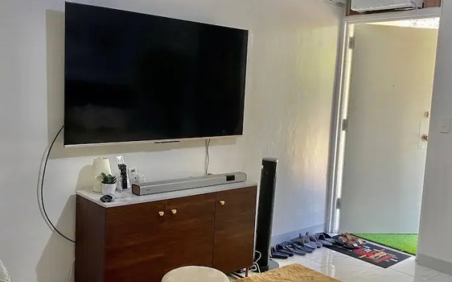 1 Bedroom With Free Parking