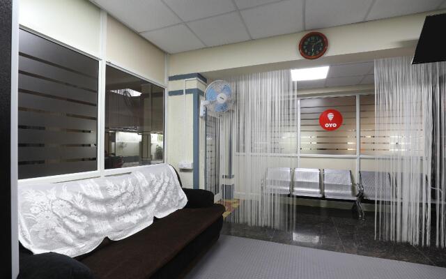 OYO 10595 Hotel Mirras
