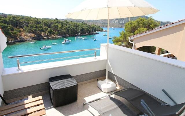 Elvi - Amazing Position & Parking - A5