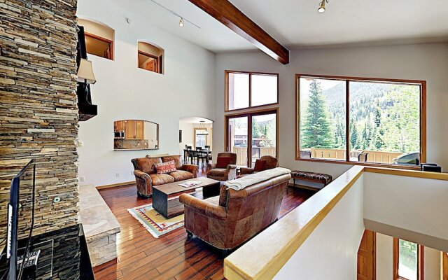 4501 Vail - 5 Br Duplex