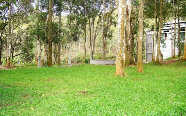 The Mountain Courtyard Thekady