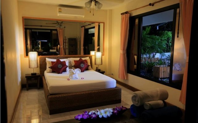 5 Bedroom Beach Front Villa on Samrong Bay