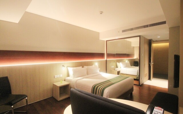 Ra Premiere Simatupang