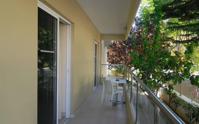 Michel Apartments