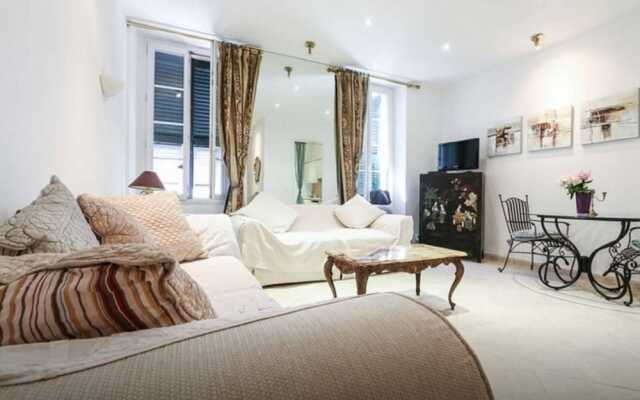 British Style and Central 1 Bedroom