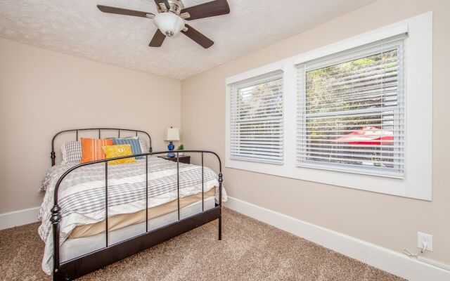 The Broadfoot Bungalow