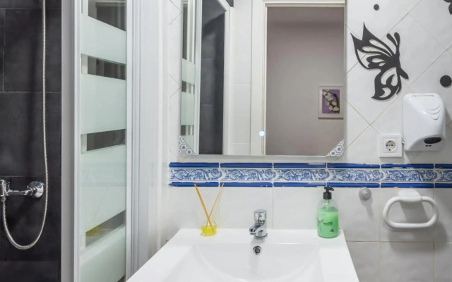 Apartamentos Day Madrid MADERA Centro Gran Via Sol Malasaña