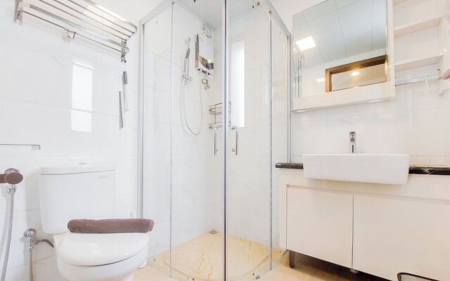 Spacious And Homey Living 3Br At Sky House Bsd Apartment