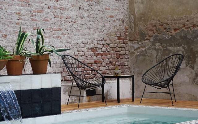 Sacha Mistol Art Hotel