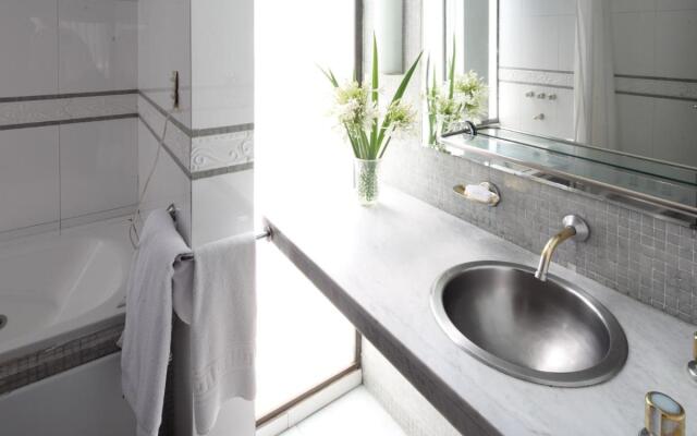 Camberland Resort And Suites Pilar