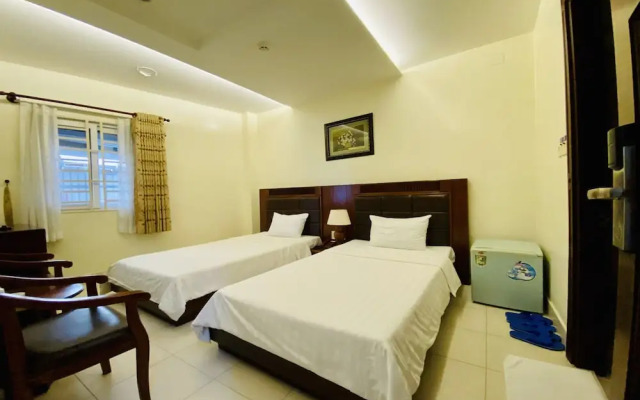 Binh Hung Hotel
