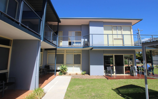 Grandeur Holiday Units