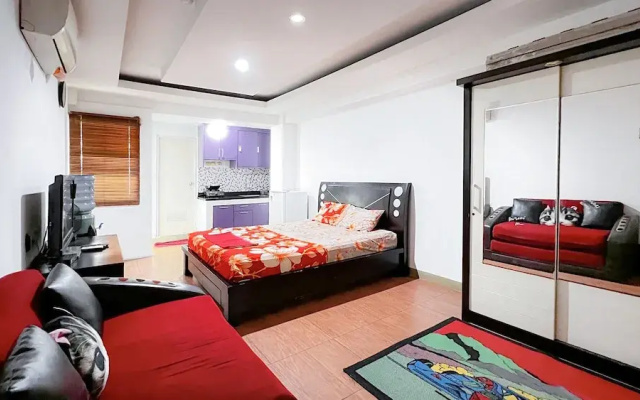Smile Room at Cibubur Village Apartment