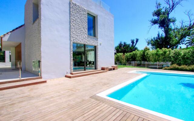 2244 - Modern Villa Puerto Banus