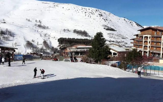 Apartment With one Bedroom in Mont-de-lans, With Wonderful Mountain Vi