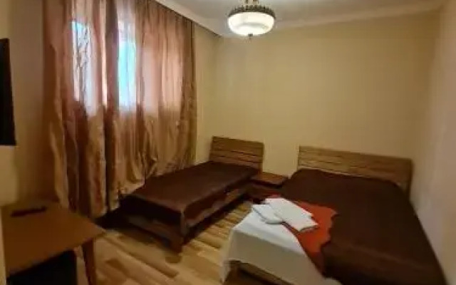 Piano Hotel