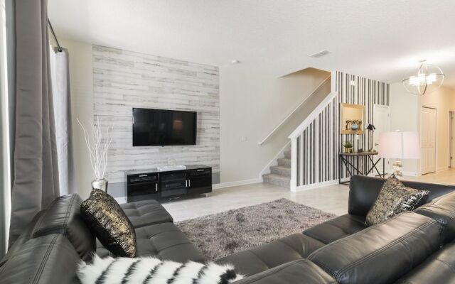 Storey Lake - 4800 Romeo Circle