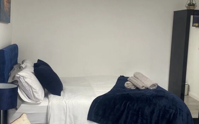 BV Royal Comfy Studiosuite Queensgate Huddersfield