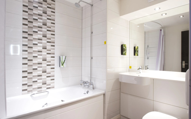 Premier Inn Edinburgh City Centre(York Place)