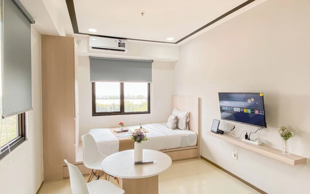 White Accent Studio At Apartment Meikarta Near Paramadina University – Guest Rooms – Cibatu