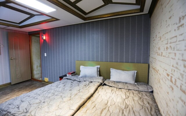 Donghae Daemyung Motel