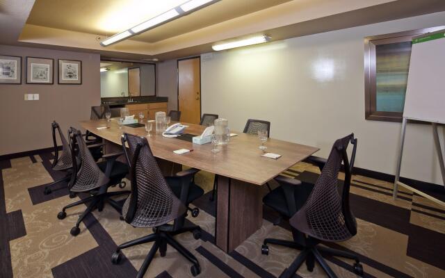 Best Western Plus Scottsdale Thunderbird Suites