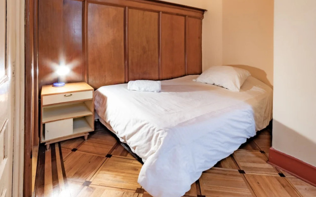 R10 Hostal - Hostel