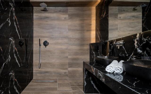 Macrame Luxury Suites