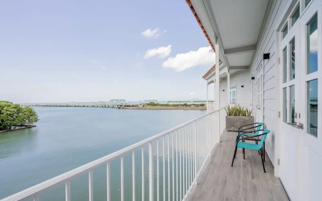 w Phenomenal 2BR w Fantastic View in Panama
